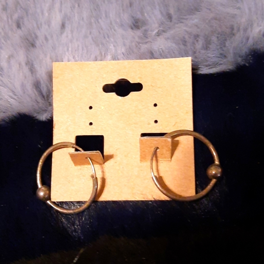 Sterling Silver 1" hoop with ball accent style vintage y2k